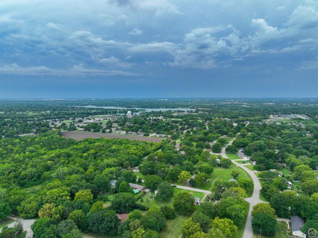 4038 SE Howard DR, Topeka, KS 66605