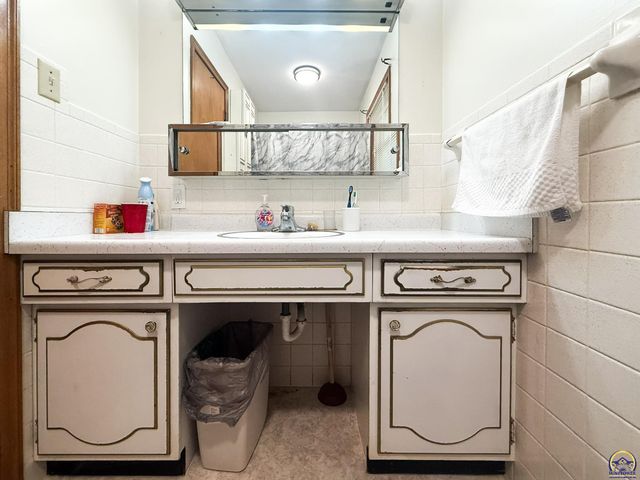 4038 SE Howard DR, Topeka, KS 66605