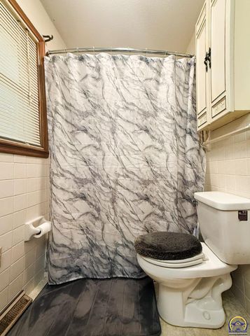 4038 SE Howard DR, Topeka, KS 66605