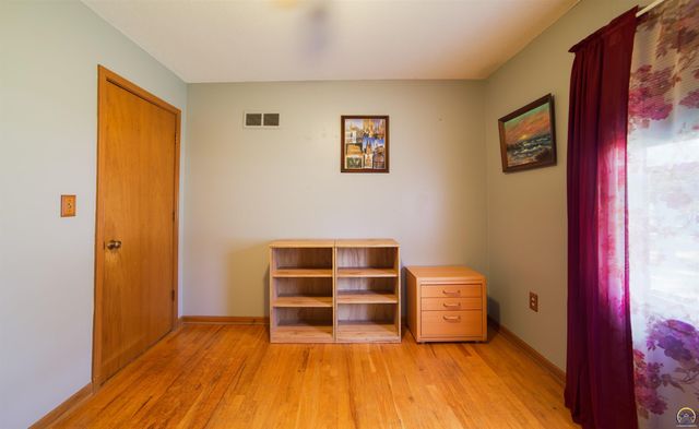 4038 SE Howard DR, Topeka, KS 66605