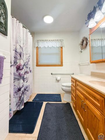 4038 SE Howard DR, Topeka, KS 66605