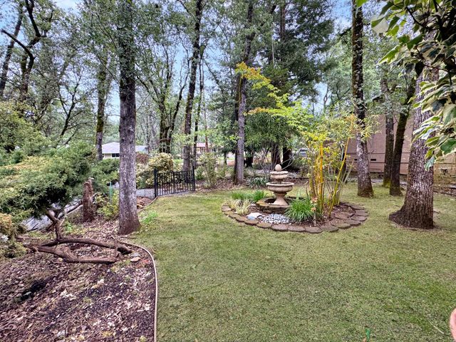 23164 Broadmoor Ct, Auburn, CA 95602