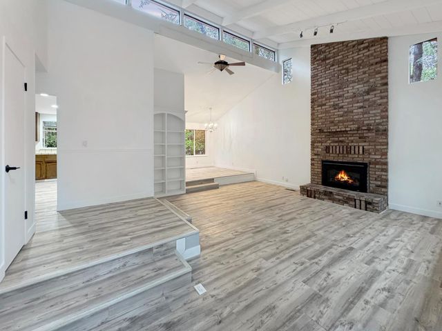 23164 Broadmoor Ct, Auburn, CA 95602