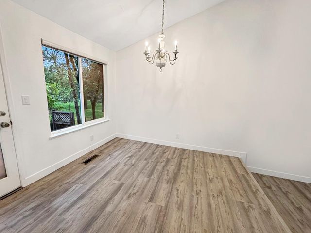 23164 Broadmoor Ct, Auburn, CA 95602