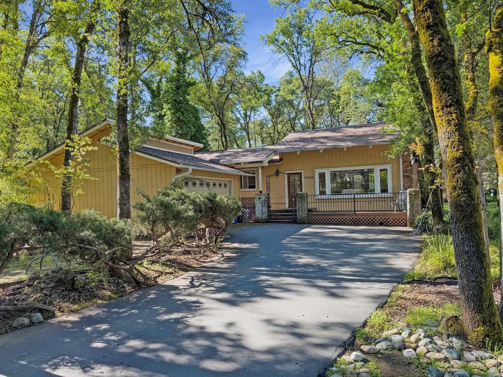 23164 Broadmoor Ct, Auburn, CA 95602