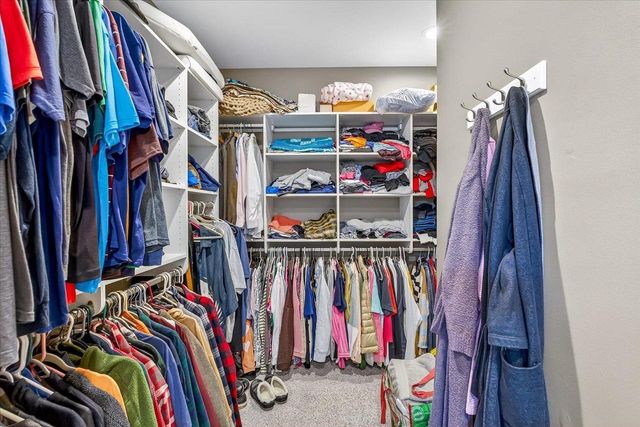 9013 Royal Oaks Circle, Verona, WI 53593