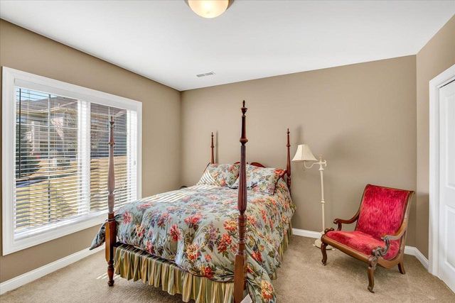 9013 Royal Oaks Circle, Verona, WI 53593