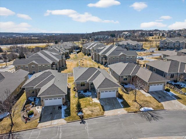 9013 Royal Oaks Circle, Verona, WI 53593