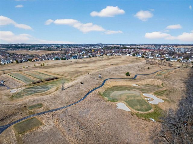 9013 Royal Oaks Circle, Verona, WI 53593