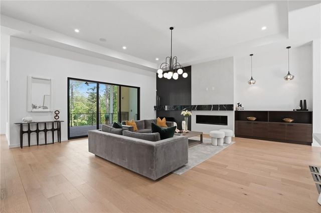 3293 Lenox Place NE, Atlanta, GA 30324