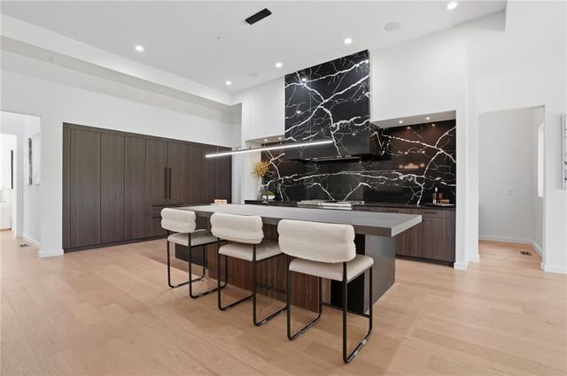 3293 Lenox Place NE, Atlanta, GA 30324