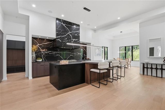 3293 Lenox Place NE, Atlanta, GA 30324
