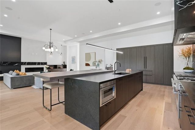 3293 Lenox Place NE, Atlanta, GA 30324