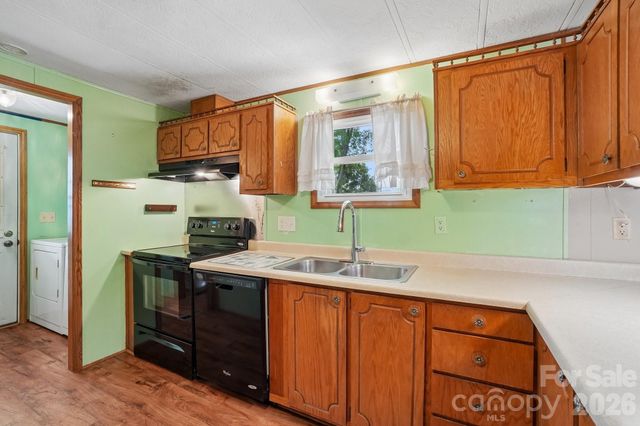 303 Meadowbrook Court, Hendersonville, NC 28792