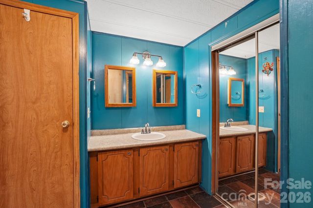 303 Meadowbrook Court, Hendersonville, NC 28792