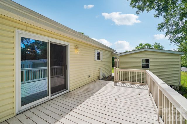 303 Meadowbrook Court, Hendersonville, NC 28792