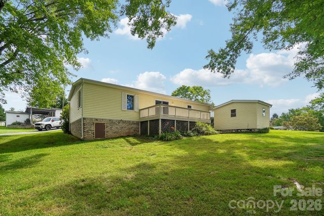 303 Meadowbrook Court, Hendersonville, NC 28792