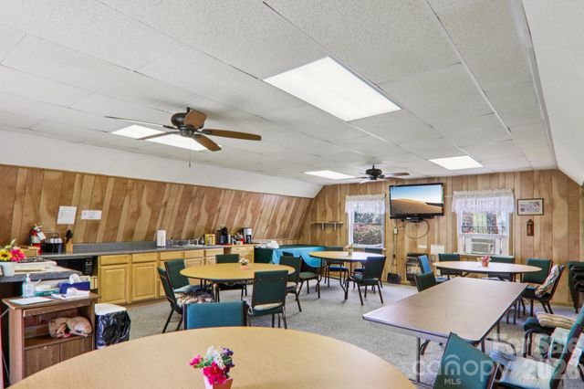 303 Meadowbrook Court, Hendersonville, NC 28792