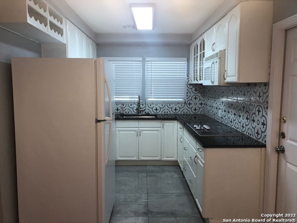 219 Radiance Ave, San Antonio, TX 78218