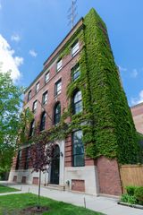 3312 W Belle Plaine Avenue 4, Chicago, IL 60618