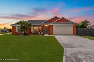 302 Arapahoe Lane NE, Palm Bay, FL 32907