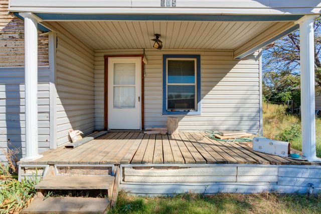 605 Inler Avenue, Lubbock, TX 79416