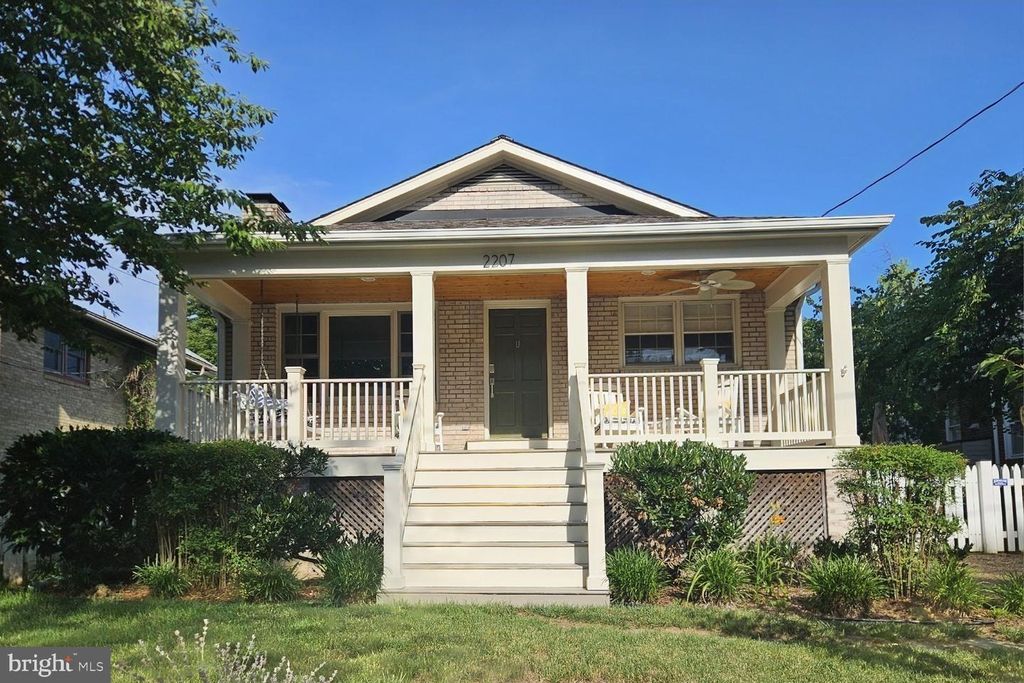 2207 N KENMORE ST N, Arlington, VA 22201