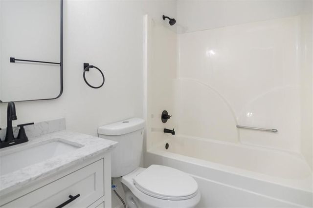 4033 Ravenwood Court, Union City, GA 30291