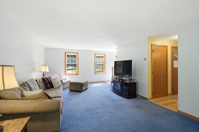 55 Kristin Drive, Derry, NH 03038