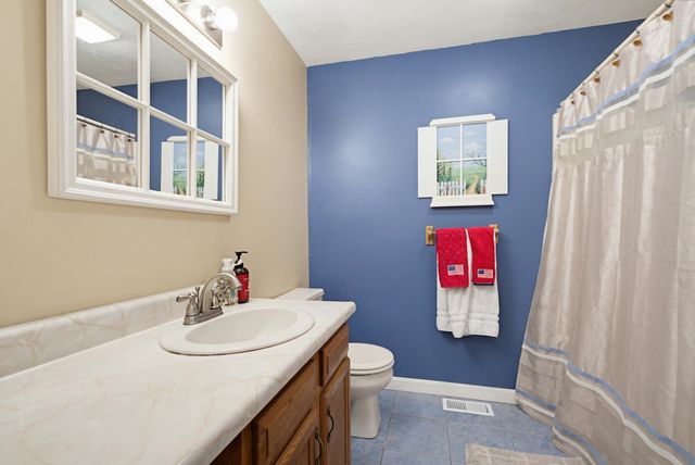 55 Kristin Drive, Derry, NH 03038