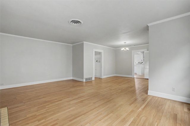 3913 W 4th Street, Fort Worth, TX 76107