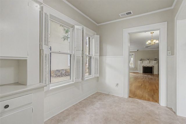 3913 W 4th Street, Fort Worth, TX 76107