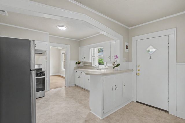 3913 W 4th Street, Fort Worth, TX 76107