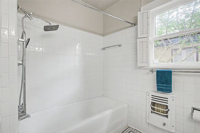 3913 W 4th Street, Fort Worth, TX 76107