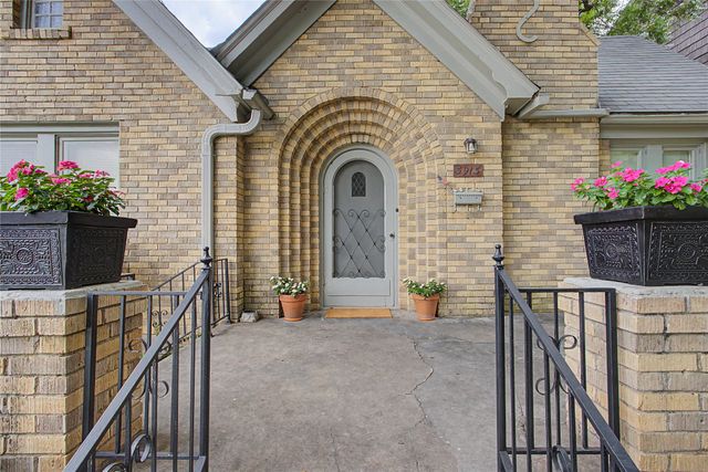 3913 W 4th Street, Fort Worth, TX 76107