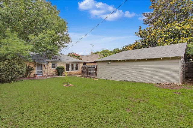 3913 W 4th Street, Fort Worth, TX 76107