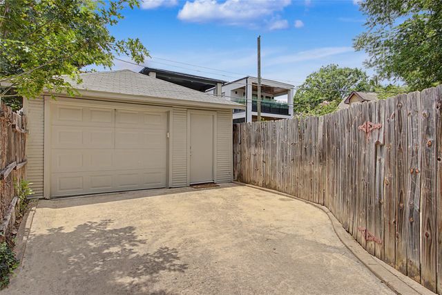 3913 W 4th Street, Fort Worth, TX 76107