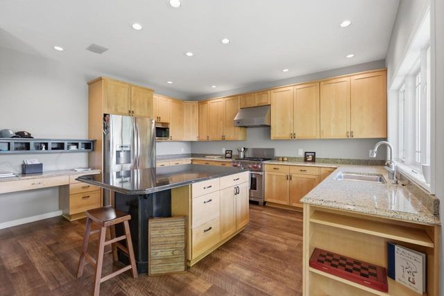 907 Cambridge Drive, Janesville, WI 53548