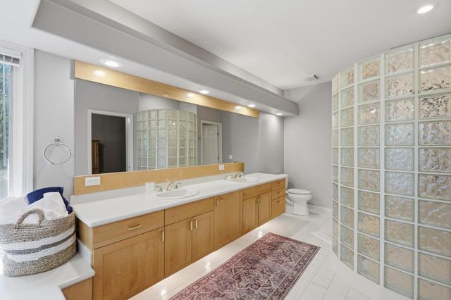 907 Cambridge Drive, Janesville, WI 53548