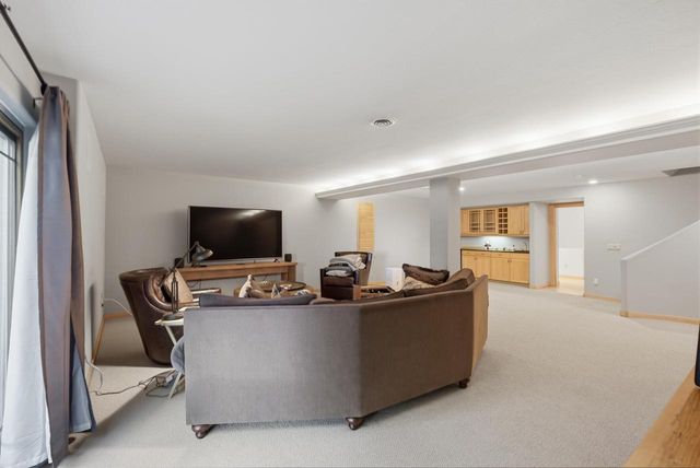 907 Cambridge Drive, Janesville, WI 53548