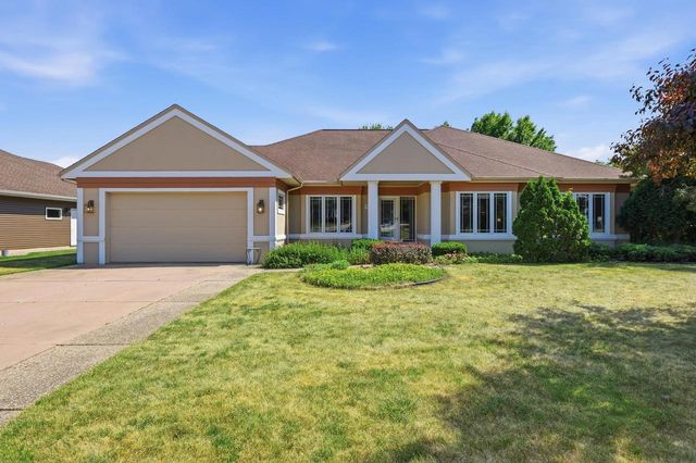 907 Cambridge Drive, Janesville, WI 53548