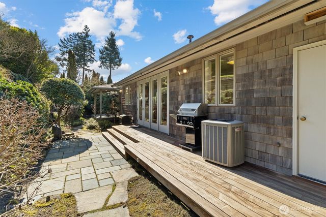 2800 68th Avenue SE, Mercer Island, WA 98040