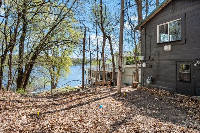 6701 Mohawk Drive, Chanhassen, MN 55317