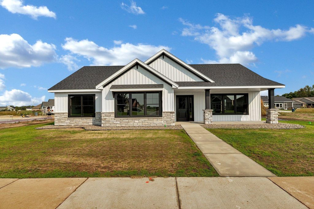 1932 Sandstone Loop S, Sartell, MN 56377