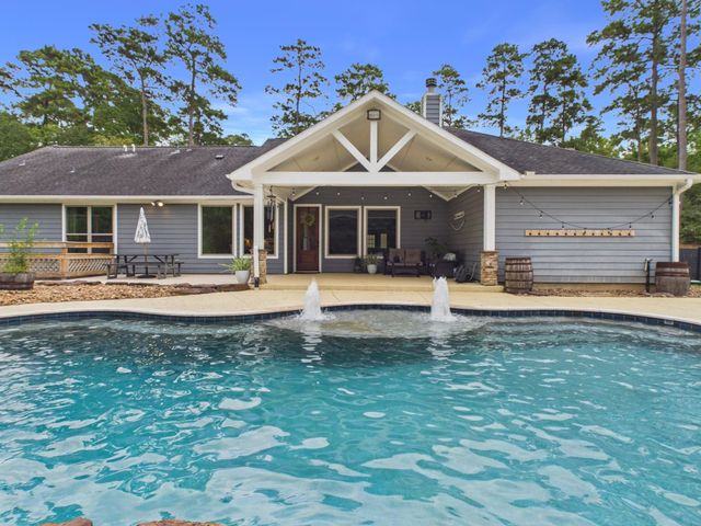 1726 Browders Loop E, New Waverly, TX 77358