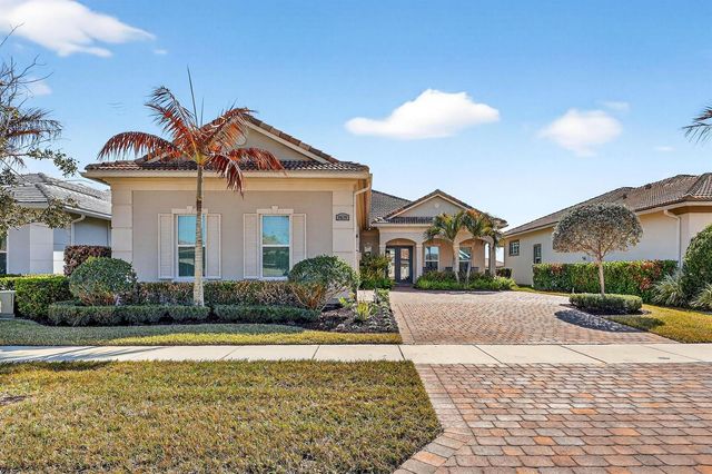 8639 SW Flutto Way, Port St. Lucie, FL 34987