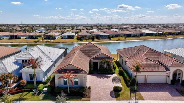 8639 SW Flutto Way, Port St. Lucie, FL 34987