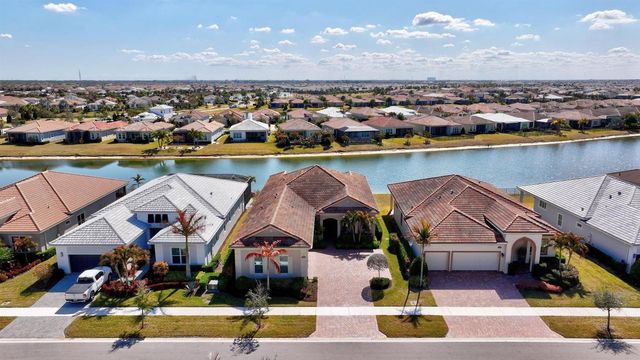 8639 SW Flutto Way, Port St. Lucie, FL 34987