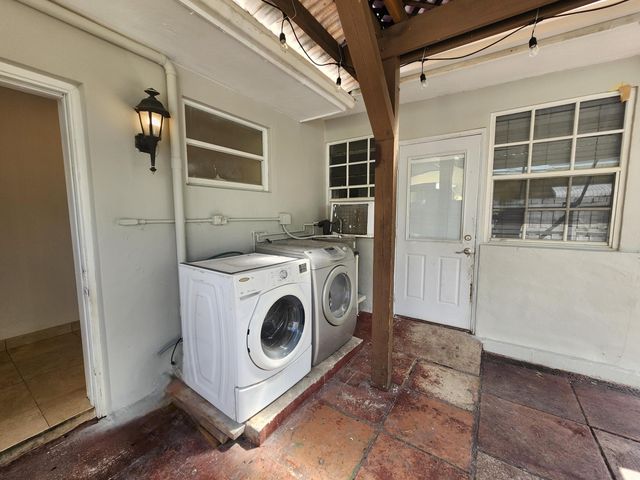 8760 NW 14TH Street, Pembroke Pines, FL 33024