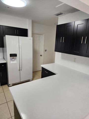 8760 NW 14TH Street, Pembroke Pines, FL 33024